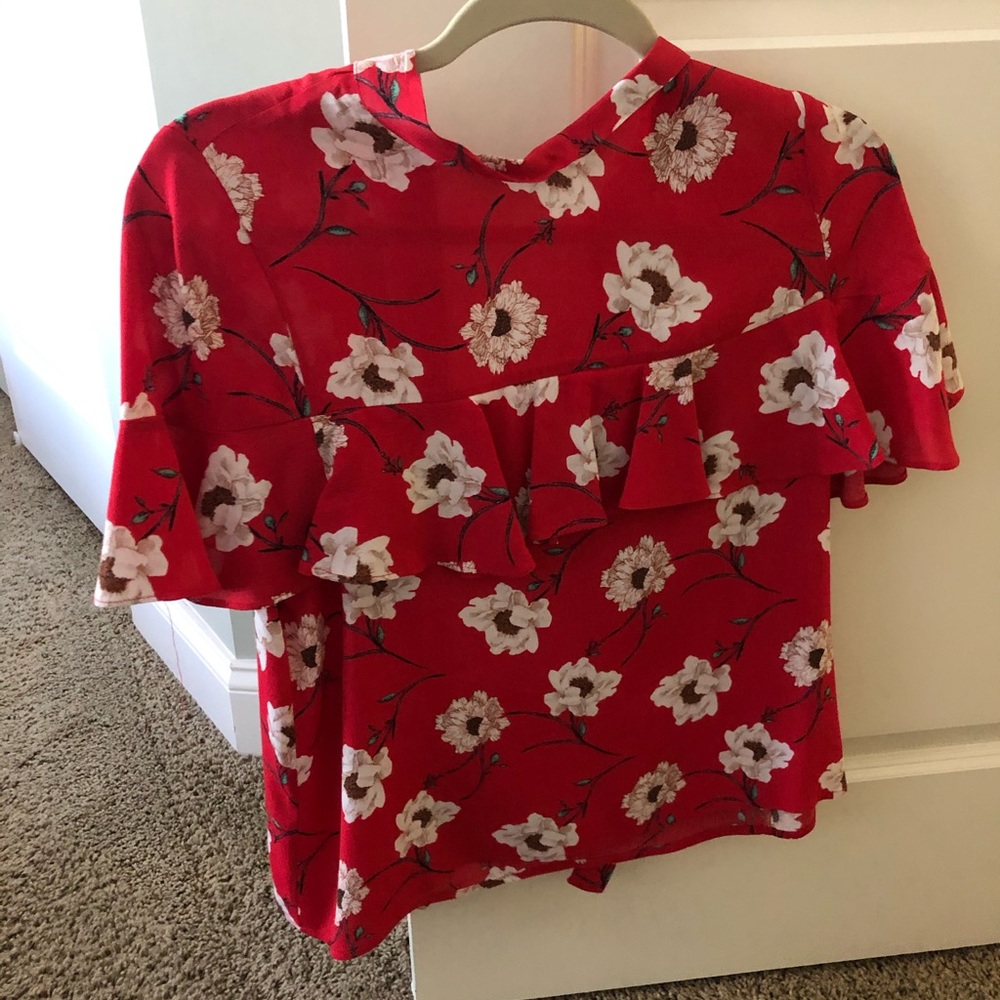 Floral ruffle blouse
